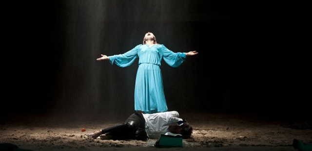 Scena z przedstawienia "Burza" w reżyserii Mai Kleczewskiej, 2012